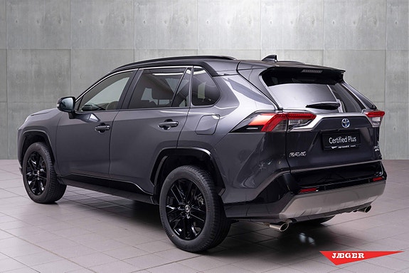 Toyota RAV4 3 of 20