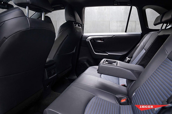 Toyota RAV4 15 of 20
