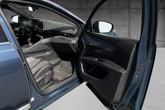 Peugeot 5008 10 of 16