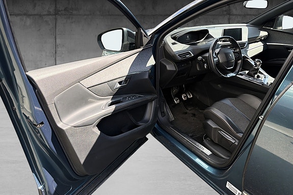 Peugeot 5008 8 of 16