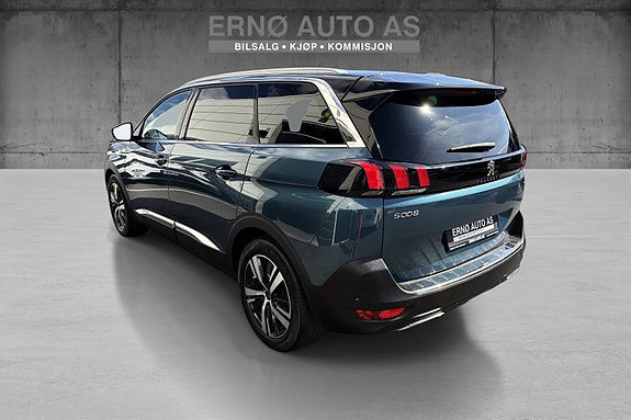 Peugeot 5008 5 of 16