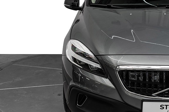 Volvo V40 Cross Country 4 of 25