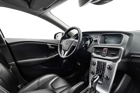 Volvo V40 Cross Country 25 of 25