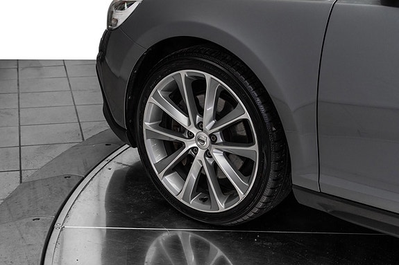 Volvo V40 Cross Country 9 of 25