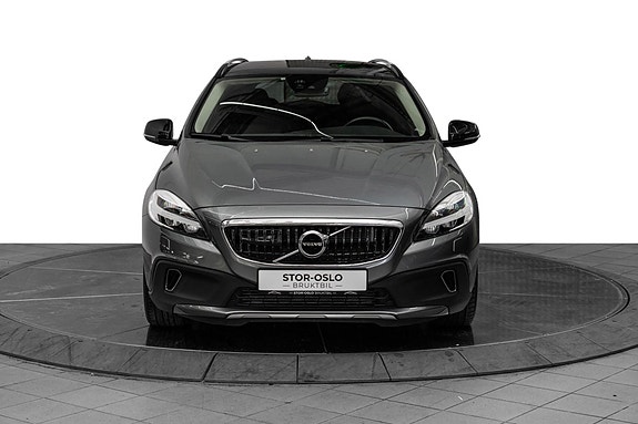 Volvo V40 Cross Country 3 of 25