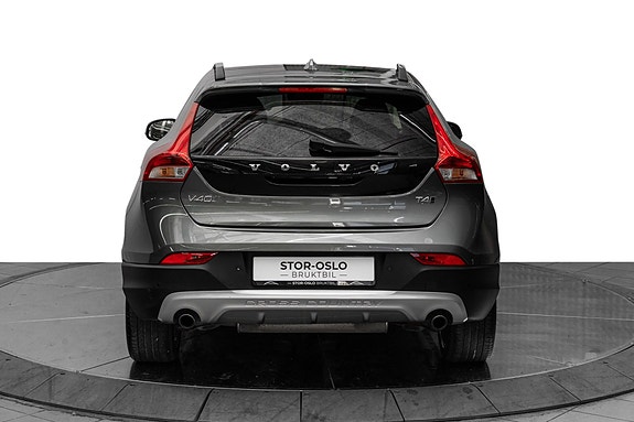 Volvo V40 Cross Country 7 of 25