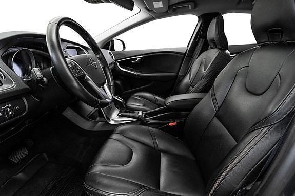 Volvo V40 Cross Country 10 of 25