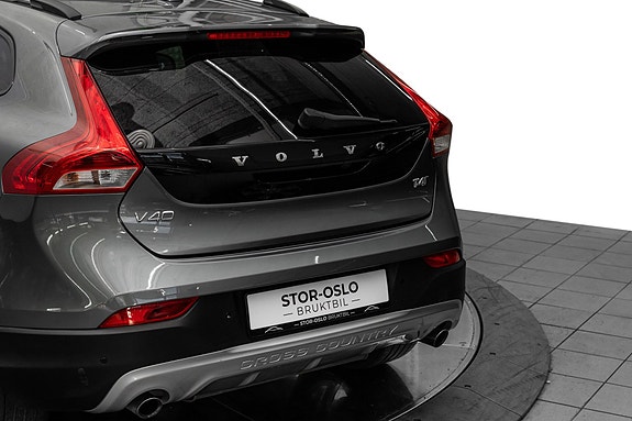 Volvo V40 Cross Country 6 of 25