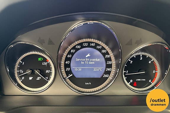 Mercedes-Benz C180 16 of 23