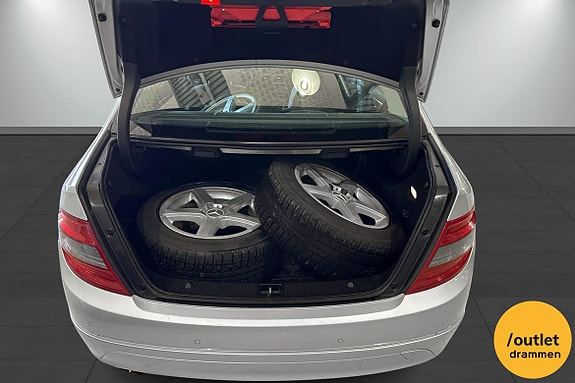 Mercedes-Benz C180 5 of 23