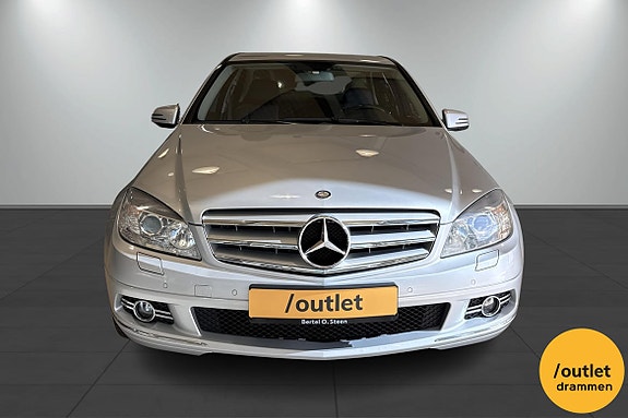 Mercedes-Benz C180 9 of 23