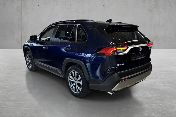 Toyota RAV4 3 of 21