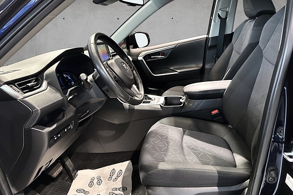 Toyota RAV4 10 of 21