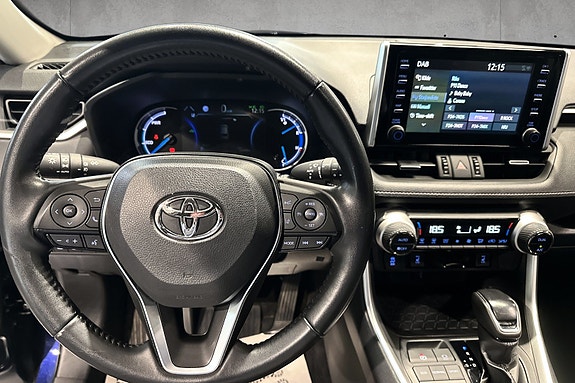 Toyota RAV4 11 of 21