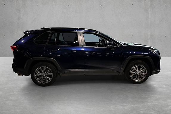 Toyota RAV4 6 of 21