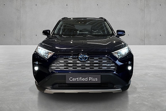 Toyota RAV4 8 of 21