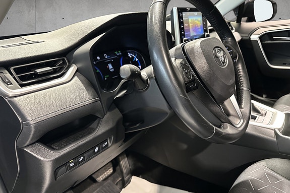 Toyota RAV4 16 of 21