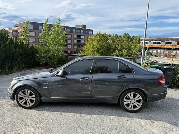 Mercedes-Benz C220 d 4 of 9