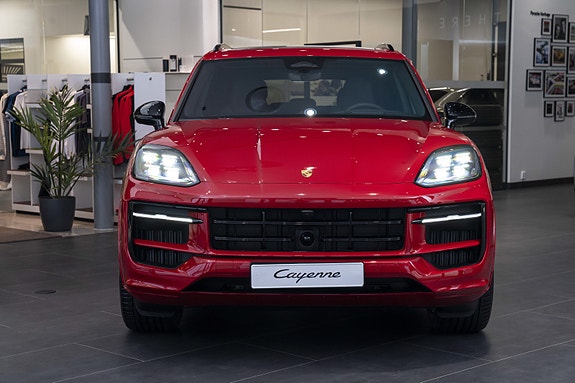 Porsche Cayenne 11 of 30