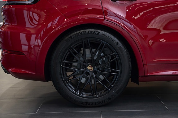 Porsche Cayenne 16 of 30
