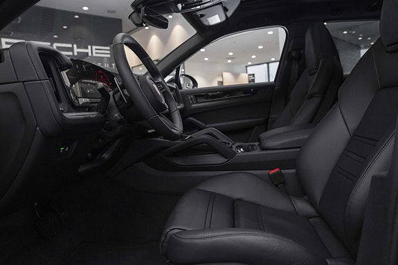 Porsche Cayenne 29 of 30