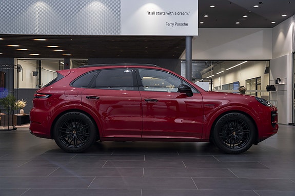 Porsche Cayenne 5 of 30