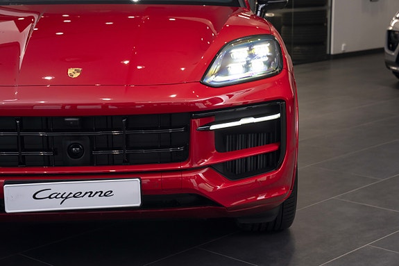 Porsche Cayenne 10 of 30