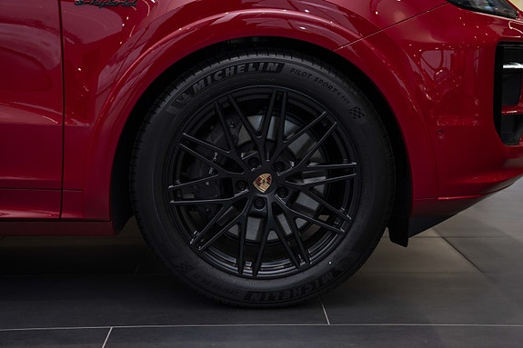 Porsche Cayenne 17 of 30