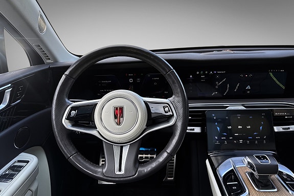 Hongqi E-HS9 13 of 30