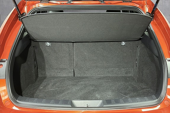 Lexus UX300e 30 of 30