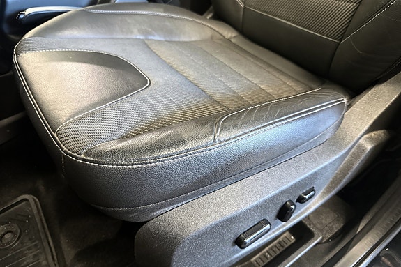 Ford Kuga 14 of 30