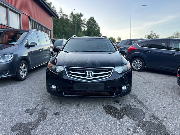 Honda Accord 3 of 26
