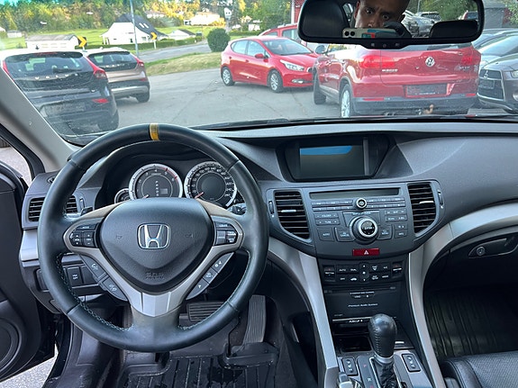 Honda Accord 16 of 26