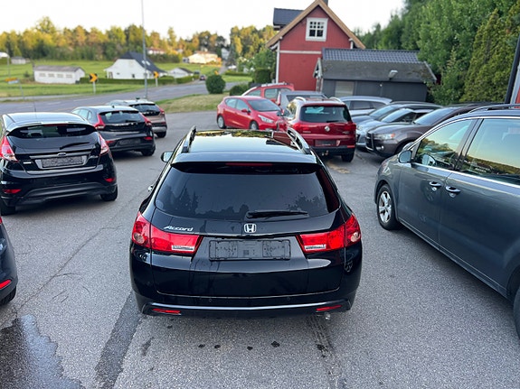 Honda Accord 11 of 26
