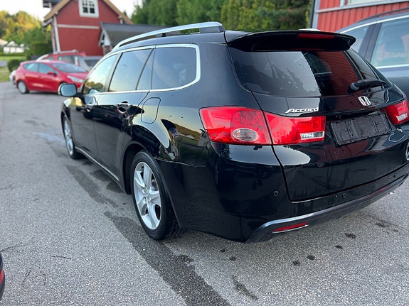 Honda Accord 8 of 26