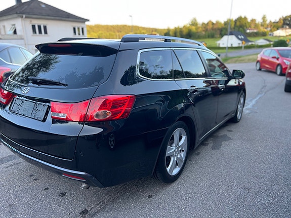 Honda Accord 12 of 26