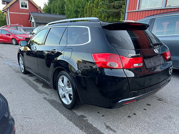 Honda Accord 14 of 26