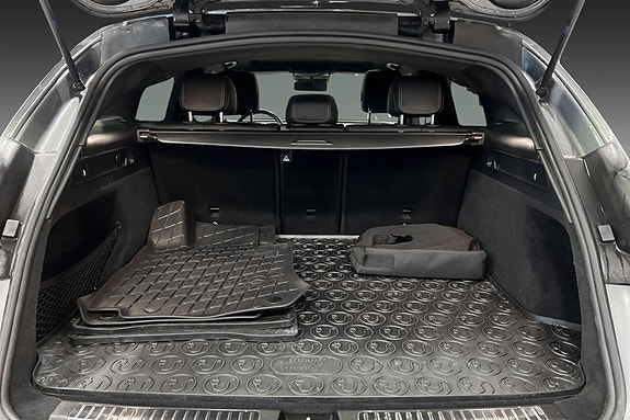 Mercedes-Benz EQC400 8 of 24