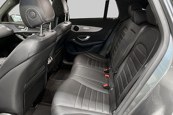 Mercedes-Benz EQC400 14 of 24