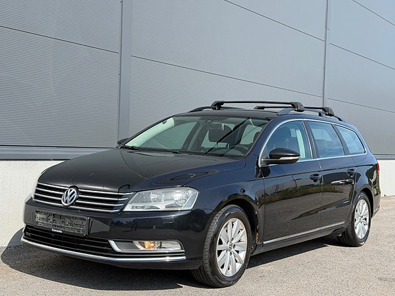 Volkswagen Passat 3 of 30
