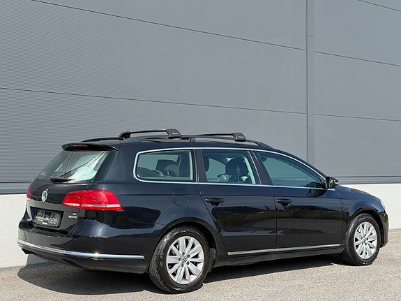 Volkswagen Passat 7 of 30