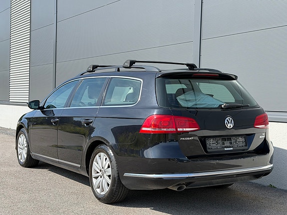 Volkswagen Passat 5 of 30