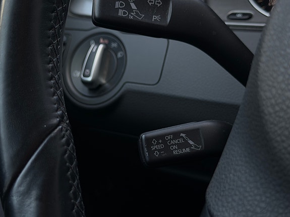 Volkswagen Passat 22 of 30