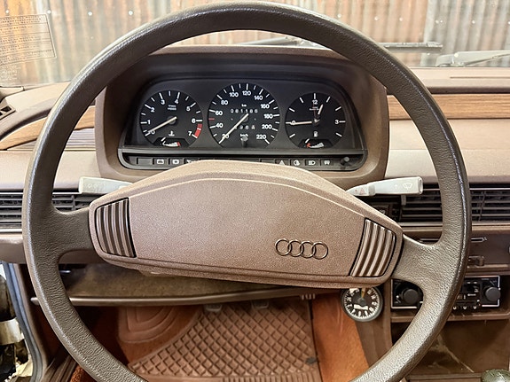 Audi 100 18 of 30