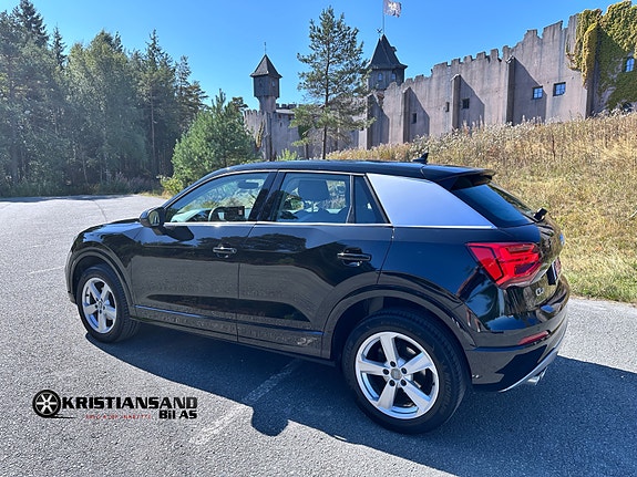 Audi Q2 2 of 30