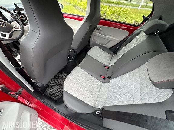 Volkswagen UP! 7 of 7