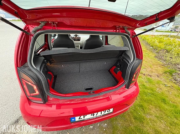 Volkswagen UP! 5 of 7