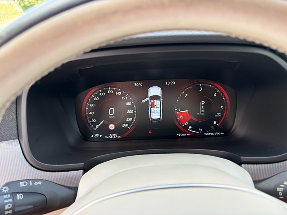 Volvo V90 24 of 30