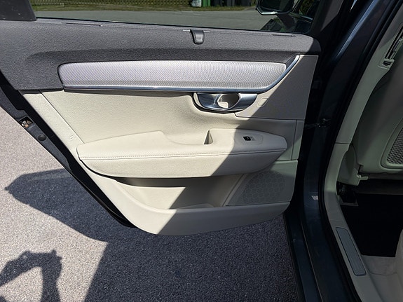 Volvo V90 26 of 30