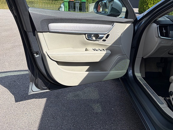 Volvo V90 16 of 30